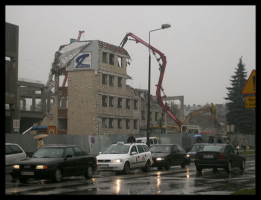 Rozbiórka budynku "Mosty"
Plac budowy galerii "Mosty" - róg ul.Tysiąclecia i ul. Bielskiej
Słowa kluczowe: inwestycje