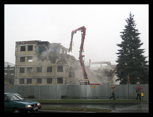 Rozbiórka budynku "Mosty" - 2
Plac budowy galerii "Mosty" - róg ul. Tysiąclecia i ul. Bielskiej
Słowa kluczowe: inwestycje