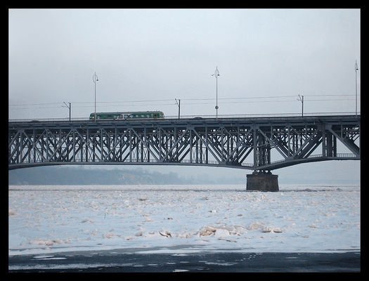 Szynobus na moście im. Legionów marszałka Józefa Piłsudskiego
Słowa kluczowe: most im. Legionów marszałka Józefa Piłsudskiego