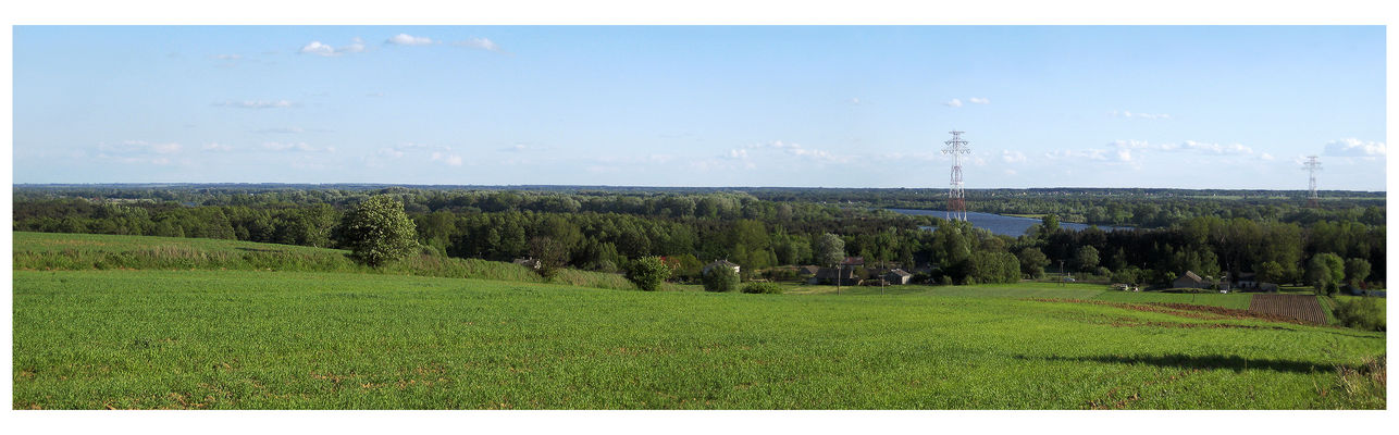 Dolina Wisły 
* * * *
Widok ze skarpy na Grabówce w okolicach Mostu Solidarności
Słowa kluczowe: Płockie panoramy