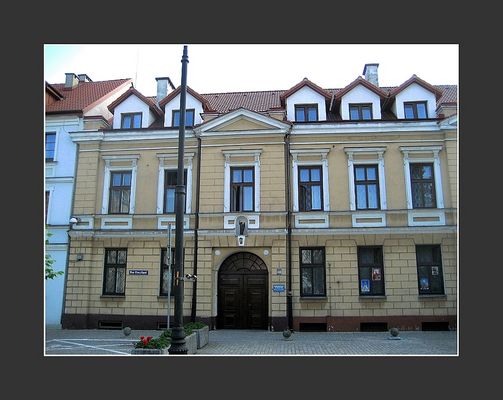 Dom Zgromadzenia Sióstr Matki Bożej Miłosierdzia - Plac Stary Rynek 14/18
