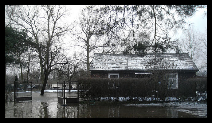 ul. Gmury w czasie powodzi
* * * *
os. Borowiczki - 3. 3. 2010 r.
Słowa kluczowe: Borowiczki