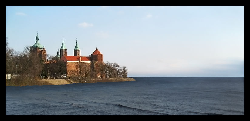 potop
* * * *

. . : eksperyment : . .
Słowa kluczowe: Eksperymenty