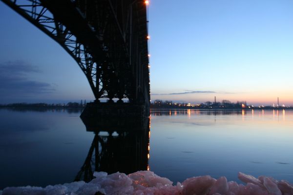 pierwszy dzień wiosny
a lód wyszedł jak sól potasowa
