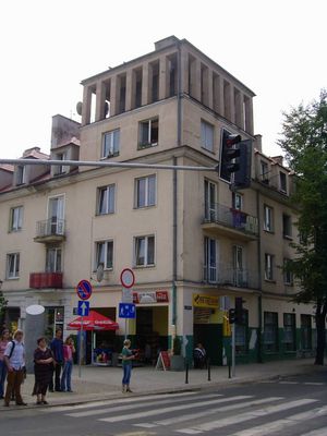 Kamienica na rogu Tumskiej i Kwiatka
Czy to na górze to taras?
