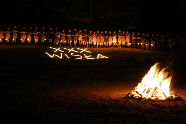 XXX Harcerski Radj Wisła 2007
W dniach 16-20.05.2007 w okolicach Płocka odbywał się jubileuszowy XXX Harcerski Rajd Wisła.
Zdjęcie z ostatniego wieczoru - ognisko harcerskie w Gorzewie oraz napis "XXX WISŁA" ułożony ze świeczek przyniesionych przez wszystkich uczestników i gości Rajdu. A w tle Krąg harcerski i "iskierka" przekazywana sobie przez uczestników.
Słowa kluczowe: harcerski rajd wisła harcerze harcerz xxx ognisko ogień Gorzewo