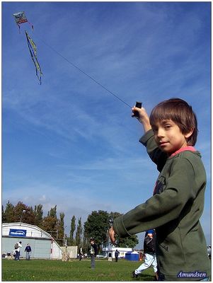 Święto Latawca 2005
Zawody dla dzieci, młodzieży i dorosłych rozgrywane co roku jesienią na płockim lotnisku Aeroklubu Ziemi Mazowieckiej
Słowa kluczowe: lotnictwo modelarstwo lotnisko latawce święto latawca