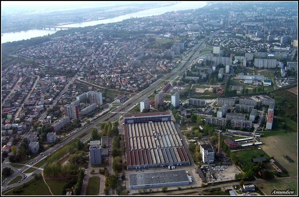 Aleja Piłsudzskiego i reszta miasta
Widoczne budynki byłego Cotex'u
Słowa kluczowe: cotex piłsudzkiego lotnicze płock panorama