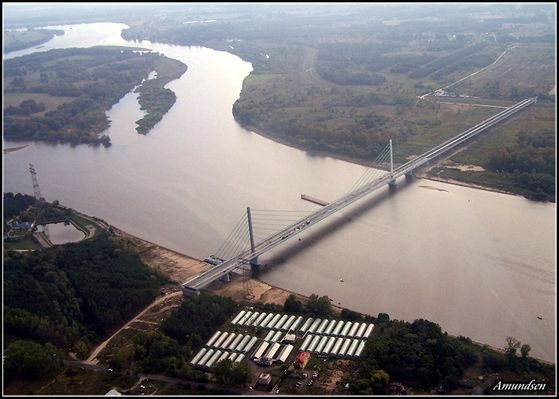 Most do nikąd
Nowy most choć nie cały to w całej okazałości
Słowa kluczowe: most lotnicze