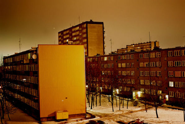 Plac ul. Morykoniego
Widok na plac na ulicy Morykoniego wieczorową porą.
Słowa kluczowe: Płock Morykoniego plac Kajetana bloki