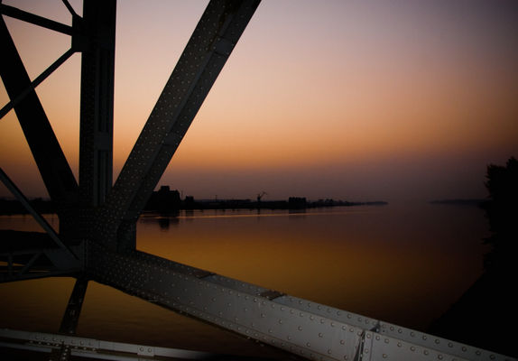 Zachód
 
Słowa kluczowe: most zachód