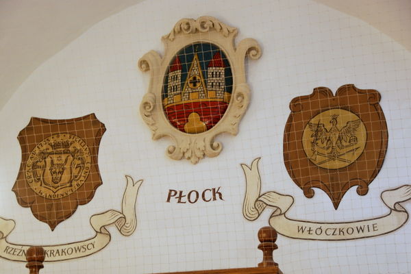 Herb Płocka
po remoncie krakowskich Sukiennic.
(a tu przed: http://galeria.plock24.pl/displayimage-13095.html)

Słowa kluczowe: herb Sukiennice Kraków