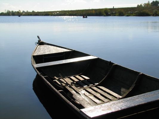 Wiślana zatoka na Radziwiu
zawsze sporo tu wędkarzy
Słowa kluczowe: łódka Wisła