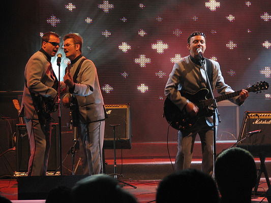 Sound Cool Tour czyli Przebojowe Lato 2007
Zespół [b]CHRZĄSZCZE[/b] nieźle rozruszał płocką publiczność przebojami z lat 60-tych
1 września 2007, plaża nad Wisłą
Słowa kluczowe: Chrząszcze koncert