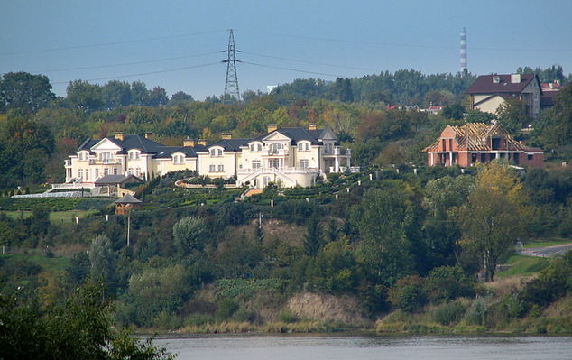 Wiedzieliście, że ten charakterystyczny dom widziany z ul. Grabówka ma swojego brata bliźniaka?
Słowa kluczowe: Grabówka dom