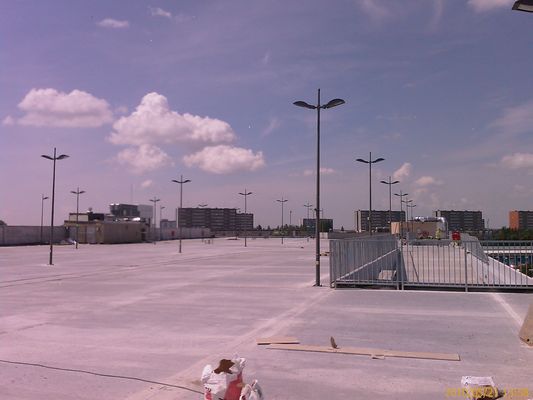 Parking na dachu Galerii Mosty
