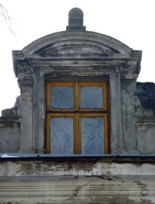 Mróz okna zdobi
Kamienica przy ul. Sienkiewicza, na przeciwko więzienia
Słowa kluczowe: Sienkiewicza