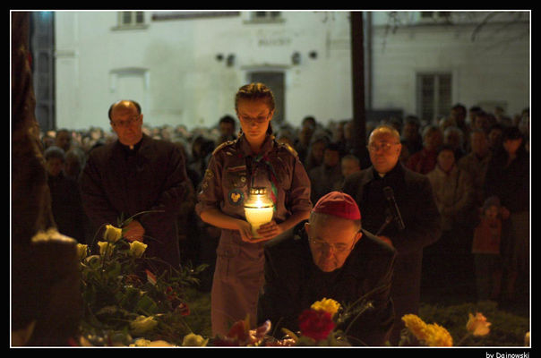 Druga rocznica śmierci Jana Pawła II
Słowa kluczowe: Jan Paweł II JPII rocznica pomnik papież