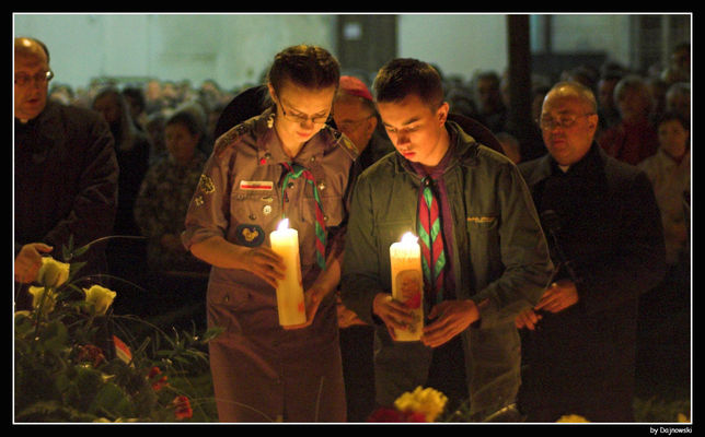 Druga rocznica śmierci Jana Pawła II
Uroczystości pod Bazyliką Katedralną w drugą rocznicę śmierci Jana Pawła II
