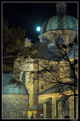 Katedra nocą
Druga rocznica śmierci Jana Pawła II
Słowa kluczowe: Jan Paweł II JPII rocznica pomnik papież