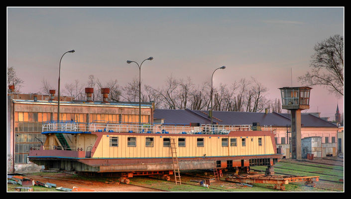 Stara barka
Słowa kluczowe: barka