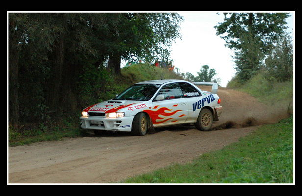 CoDrive z Hołowczycem
CoDrive z Hołowczycem przed Rajdem Orlenu. Dzisiejszego dnia Hołek woził oficjeli z Orlenu oraz dziennikarzy.
Słowa kluczowe: rajd samochód Hołek Hołowczyc
