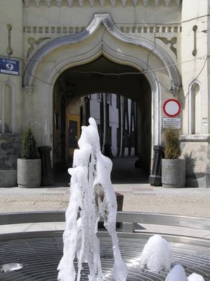 Tumska 9
Czyż nie wygląda to trochę orientalnie ?
Słowa kluczowe: tumska fontanna