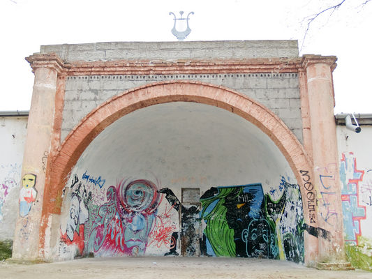 zostało miejsce na grafiti...
Borowiczki, miejsce obok cukrowni, kto wie co tam było wcześniej ?
