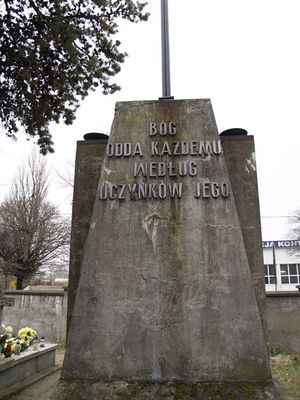 pomnik na cmentarzu w Radziwiu
