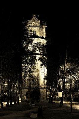 Wieża ciśnień (nocą)
