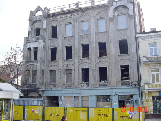 gruntowny remont
w tej kamienicy mieszkali państwo Kawieccy - związani z płockim wioślarstwem

obecnie budynek Muzeum Mazowieckiego
