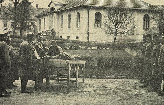 Plac przed Kurią Diecezjalną
Ćwiczenia strzeleckie - 1940 rok

'Płock w starej fotografii' - [url=http://www.galeria.e-plock.pl/]http://www.galeria.e-plock.pl/[/url]
