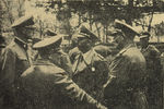 Himmler_w_otoczeniu_SSmanow_-_Plac_Za_Tumem_1940.jpg