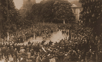 wejście żołnierzy gen. Hallera - 1919
'Płock w starej fotografii' - [url=http://www.galeria.e-plock.pl/]http://www.galeria.e-plock.pl/[/url]
