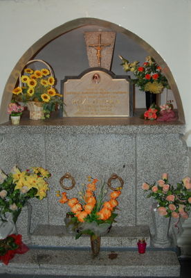 Grób założycielki kościoła Mariawitów F. Kozłowskiej w krypcie kościoła Mariawitów w Płocku
