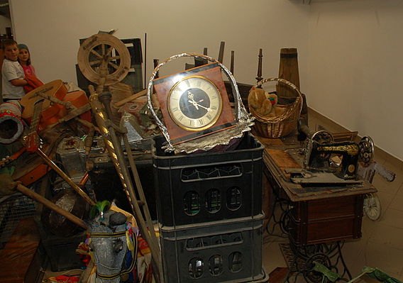 "Noc w teatrze"- w magazynie rekwizytów
