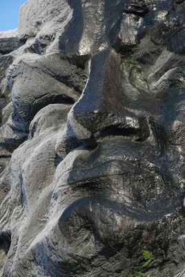 pomnik Broniewskiego
Słowa kluczowe: Broniewski