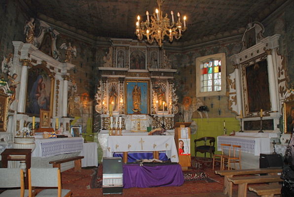 Brwilno-Kościół drewniany z 1740r
Ołtarz główny późnorenesansowy z końca XVI wieku z dawnego kościoła Norbertanek w Płocku
Słowa kluczowe: kościół Brwilno ołtarz