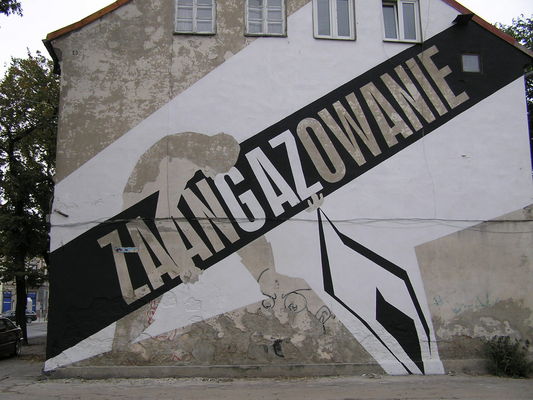 Mural "Zaangazowany" autor: grupa Twożywo Podwórko ul. Sienkiewicza 45
Mural na ścianie w podwórku na Starym Mieście
Słowa kluczowe: mural, Stare Miasto