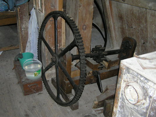 Zabytkowy młyn w Radziwiu
Zabytkowy Młyn Radziwiu. ul. Kolejowa 32 udostępniony do zwiedzania w ramach Europejskiego Dnia Dziedzictwa 
Słowa kluczowe: Radziwie młyn