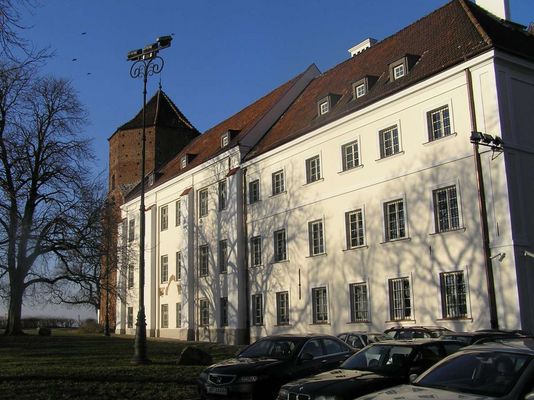 Muzeum Diecezjalne
Słowa kluczowe: muzeum diecezjalne opactwo tumy park