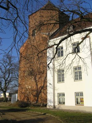 Wieża szlachecka - fragment opactwa
Słowa kluczowe: wieża szlachecka tumy opactwo