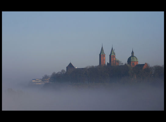 w porannej mgle
katedra- dziś o poranku
