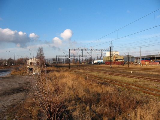 Stacyjka...
"Tyły" dworca
Słowa kluczowe: dworzec, tory, stacja, pociąg