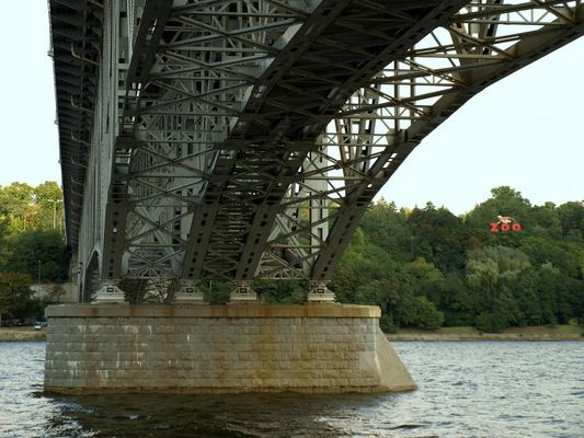 Przęsło nr 3 (licząc od strony skarpy)
