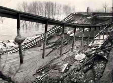 rozmyty nasyp kolejowo-drogowy 
radziwie 1982r.
Słowa kluczowe: rozmyty nasyp drogowo-kolejowy Radziwie Płock 1982r.