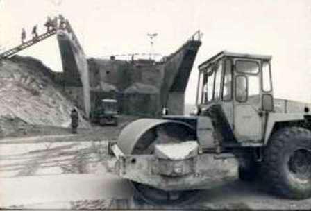 rozebrany nasyp przy przyczółku mostowym
Radziwie 1982r.
Słowa kluczowe: powódź 1982r. Radziwie