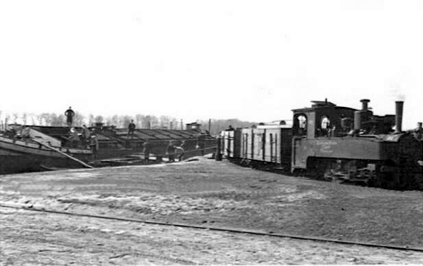 roboty przeładunkowe - cukrownia Borowiczki - barka wiślana - 1941r. 
Słowa kluczowe: cukrownia Borowiczki barka 1941r.