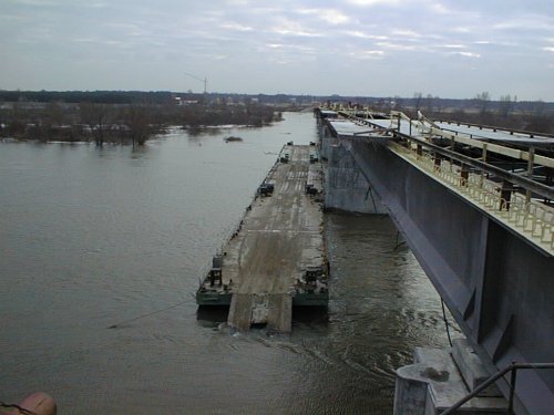 nowy most w budowie
Wyszogród, XII.1998r.
