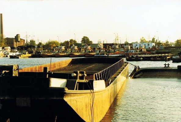 a w porcie tłok
koniec lat 90-tych 
